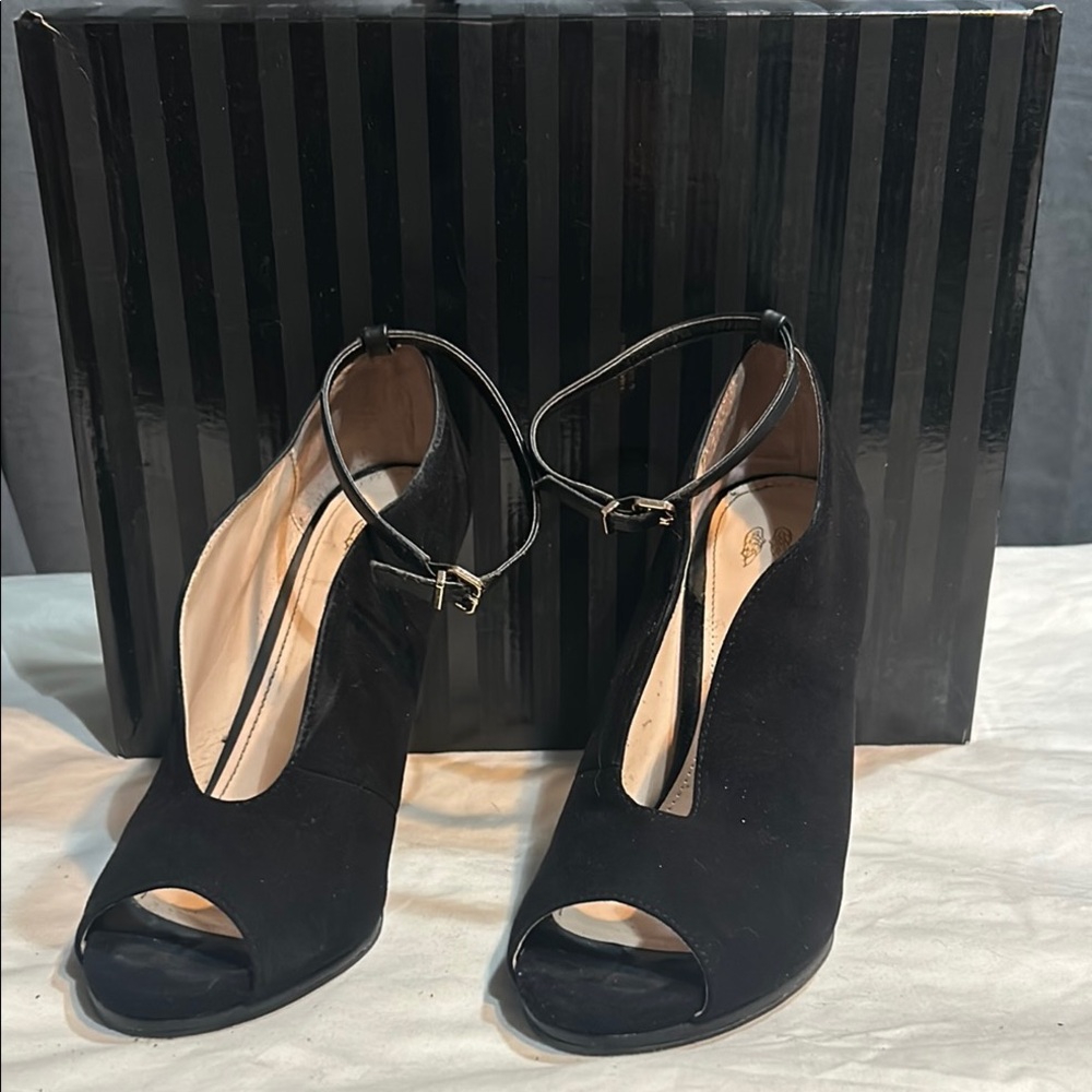 Dressy Victoria Secret Sexy Elegant Black Peep-Toe Heels suede ankle straps8.5